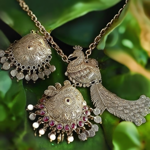 Fashion Jewelry Set Matte Coin Style Short Necklace with Peacock Embellishment - Product Image 3
