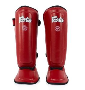 Protège-tibias Fairtex Muay Thai en cuir PU rouge pour adulte, légers, protection de base, cadre métallique, fermeture auto-agrippante - Product Image 1