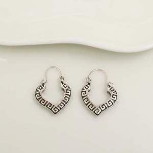 Boucles d'oreilles créoles en forme de cœur, plaquées argent antique, bijoux vintage en alliage, boucles d'oreilles unisexes tendance - Product Image 2