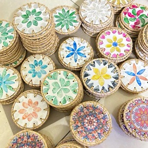 Posavasos Únicos de Madreperla y Ratán, Ideales para la Decoración de Mesas en Fiestas al Aire Libre y para Servir Té, Hechos a Mano en India - Product Image 2