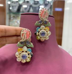 Pendientes Elegantes de Latón Dorado de Alta Calidad con Circonitas Brillantes, Estilo Fusion, para Mujer, Ideales para Fiestas y Eventos Nocturnos - Product Image 3