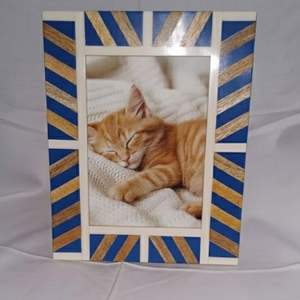 Marco de fotos de diseño increíble con incrustaciones de resina y acabado brillante en resina, marco de fotos de MDF a un precio bajo y asequible. - Product Image 4