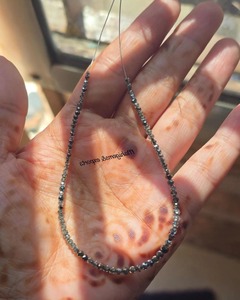 Perles de Moissanite Multiples de 7 Pouces, Fabriquées à la Main, Tailles Mixtes de 2 MM à 3 MM - Product Image 1