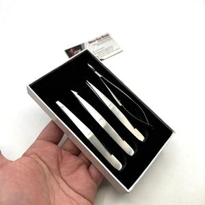 Pince à épiler professionnelle en satin argenté mat, logo personnalisé, écologique, en acier inoxydable, pointes biseautées et pointues, ciseaux à ressort - Product Image 2