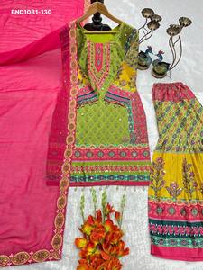 Última Colección: Traje Sharara-Dupatta de Seda Chinon con Estampado Digital, Bordado de Espejos y Encaje Elegante, Listo para Usar, Moda Femenina - Product Image 6