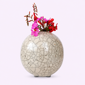 Jarrón Redondo de Cerámica Raku con Acabado Craquelado Blanco Moderno - Centro de Mesa Decorativo Pequeño para Bodas - Product Image 1