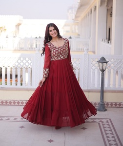 ชุดเดรสงานแต่งงานแบบ Anarkali ผ้าจอร์เจตต์เทียมสุดหรูสำหรับผู้หญิง คอลเลคชั่นล่าสุด ราคาประหยัด คุณภาพดีเยี่ยม - Product Image 1