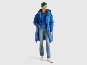 Veste longue matelassée pour femme, haut de gamme, imperméable, isolante, épaisse, à capuche, élégante, pour l'extérieur, de la marque Solid Trader - Product Image 6
