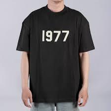 Camiseta Streetwear con estampado de 1977 |   Algodón de alta densidad de 240 g/m² |   Fabricante de Marca Privada Personalizada - Product Image 2