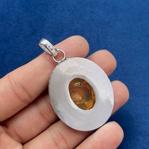 Pendentif ovale en ambre baltique fait à la main, bijoux de mariée en argent sterling, cadeau élégant pour femmes et filles, occasion spéciale - Product Image 3