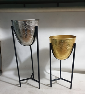 Jardinières Métalliques Contemporaines à Prix Abordable, Grandes Jardinières d'Extérieur Personnalisées en Acier Corten et Fer - Product Image 5