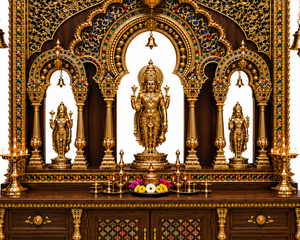 Temple de prière traditionnel Ram Darbar en teck sculpté à la main, statues dorées, design d'arche décoratif, taille personnalisable professionnelle - Product Image 4