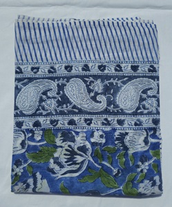 Envílase en un estilo sin esfuerzo con un sarong estampado a mano, hecho de 100% algodón suave. Ligero y perfecto para el verano. - Product Image 2