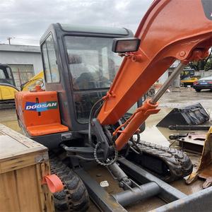 Excavateur d'occasion Doosan DH35 3.5 tonnes Mini pelleteuse hydraulique d'occasion sur chenilles DH55 DH60 DH80 en bon état à vendre - Product Image 6