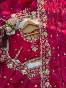 Sari en soie Fendy de créateur exclusif, au look fabuleux, avec chemisier élégant, style chic, dernier modèle indien, tenue de soirée ethnique modeste - Product Image 4