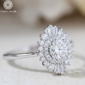 Anillo Clásico para Mujer Charm Jewells con Moissanita de Corte Cojín de 3 GM, Chapado en Oro sobre Plata, Certificado IGI, Engaste de Garras, Tipo Eternity - Product Image 2
