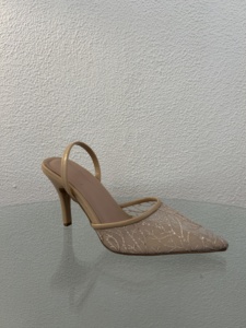 Sandales élégantes à talons aiguilles mi-hauts pour femme, à bout pointu, ornées de sequins floraux, couleur nude, avec bride arrière - Product Image 4