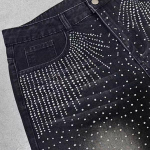 Shorts Bermuda en jean noir pour homme, taille mi-haute, fermeture boutonnée, motif à pois pailletés, style urbain, tissu tissé - Product Image 5