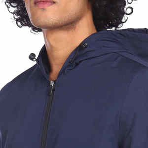 Veste softshell à capuche imperméable pour homme, respirante, coupe-vent, thermique, légère, pour la randonnée, le trekking et les activités de plein air - Product Image 5