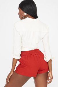 Ensemble 2 pièces pour femmes, chemise courte blanche, short rouge au-dessus du genou, décontracté, printemps-été, couleur unie, coton Oxford, haut et bas - Product Image 3