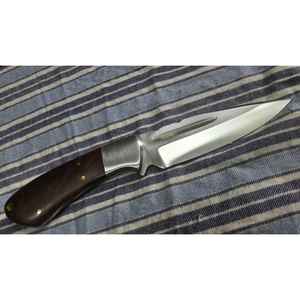 Couteaux de chasse sur mesure, conçus pour des tâches de perforation contrôlée et des applications de coupe en extérieur. - Product Image 6