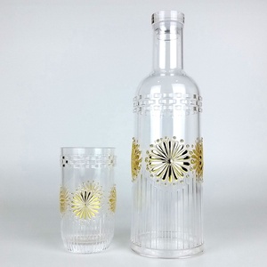 Carafe décorative en plastique acrylique avec fleurs dorées - Product Image 5