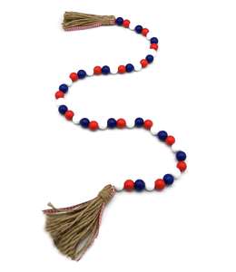 Guirlande de perles en bois avec pompons rustiques, décoration murale style ferme, rouge, blanc, bleu patriotique pour la fête de l'Indépendance américaine - Product Image 4