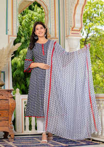 Kurta Dupatta Azul para Mujer, de Algodón Cambray con Estampado Floral, Cuello Redondo, Mangas Tres Cuartos, con Detalles de Espejo, Ropa Étnica - Product Image 3