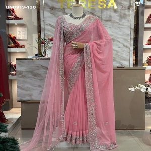 Magnifique ensemble de sari et chemisier en faux georgette de créateur, orné de sequins chinois et de perles brodées à la main, avec dupatta – Fournisseur d'Inde - Product Image 1