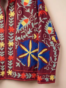 Blouson en velours fait main |   Vêtements bohèmes pour femmes, automne/hiver, réversibles, vintage, motif floral brodé à la main, écologiques - Product Image 3
