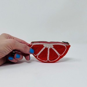 Monedero de cuentas naranjas TIMELESS CRAFT hecho a mano y personalizable, con cuentas de vidrio en forma de rodaja de fruta, cartera con cremallera y tarjetero para mujer - Product Image 1