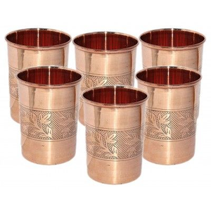 Vaso de cobre con borde liso, detalles artesanales y estética vintage, ideal para entornos domésticos naturales. - Product Image 2