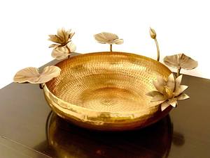 Bol en métal fait main personnalisé, écologique, compatible lave-vaisselle, design fleur de lotus, poli, décoratif oriental, pour fruits - Product Image 1