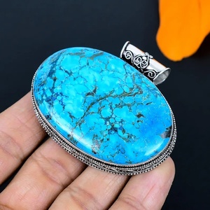Colgante de Piedra Preciosa de Turquesa Tibetana Natural, Colgante de Joyería Hecho a Mano, Colgante de Turquesa Tibetana - Product Image 1