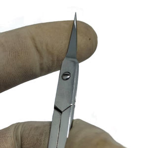 Tijeras profesionales para cutículas con cuchillas afiladas, punta puntiaguda y doble curvatura para uso doméstico y en salones de belleza. - Product Image 2