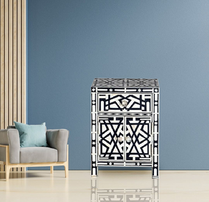 Mesita de noche con incrustaciones de hueso con diseño de estrellas, disponible a precios de mayorista en cada palabra clave, con un estilo clásico marroquí. - Product Image 1