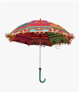 Parapluie décoratif Rajasthani avec broderie traditionnelle et travail de miroir, artisanat culturel fait main, objet de décoration - Product Image 4