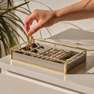 Boîte de rangement pour bijoux en verre transparent de qualité supérieure, cadre en laiton doré, organiseur de maquillage, boîte de présentation pour cosmétiques, parfums, bibelots - Product Image 3