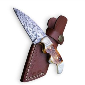 Couteaux de chasse décoratifs en acier Damas avec manche en bois, lame incurvée tranchante et motif distinctif pour le camping et le bushcraft - Product Image 4