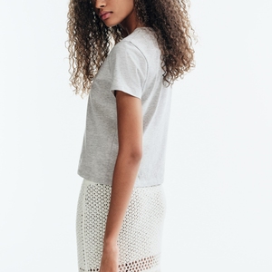 T-shirt en polyester et coton de haute qualité, coupe ajustée, manches courtes, avec logo personnalisé, imprimé tendance pour l'été - Product Image 3