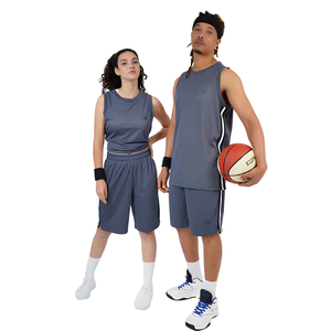 WEAR INTERNATIONAL Maillot de basketball d'entraînement lesté, réversible, numéroté, en maille légère - Product Image 3
