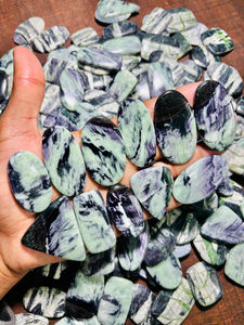 Kammererite Cabochon Formes Mixtes Pierre Libre de Créateur Bleu Naturel Cristal de Kammererite pour la Fabrication de Bijoux Lot en Gros - Product Image 2