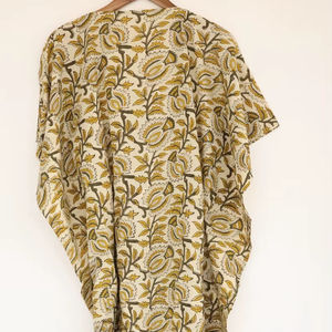 Robe kaftan en coton fleuri moutarde pour femme, style bohème, paréo de plage, maxi - Product Image 1