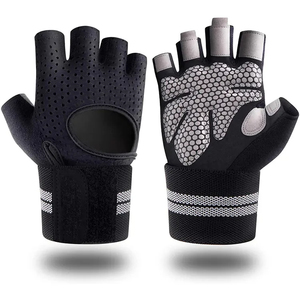 Gants d'entraînement demi-doigts personnalisables avec logo pour fitness, musculation et haltérophilie avec support de poignet - Product Image 3