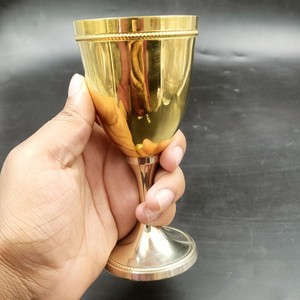 Gobelet classique en laiton, forme cloche, bord doré, fait main, écologique, passe au lave-vaisselle, coupe à vin pour usage décoratif de mariage - Product Image 5