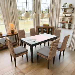 Juego de Comedor Interior Premium LUMA con Sillas de Jacinto de Agua y Mesa de Madera - Product Image 1