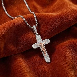 Collar con Colgante de Cruz de Jesús en Plata 925 con Incrustaciones de Moissanita, Estilo Hip Hop, Joyería de Lujo Unisex, Regalo para Hombres y Mujeres, EE. UU. - Product Image 3