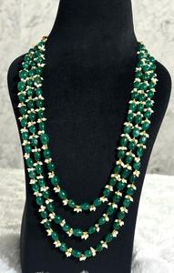 Collier à trois couches plaqué or avec perle ovale verte et perle blanche, bijoux de mode, design élégant de collier superposé - Product Image 6