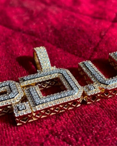 จี้ชื่อแบบกำหนดเองสำหรับผู้ชาย เครื่องประดับฮิปฮอปสุดหรู ของขวัญสุดเท่ห์ จี้แร็ปเปอร์ประดับเพชรโมอิสซาไนต์ จี้ตัวอักษรแบบกำหนดเอง - Product Image 1