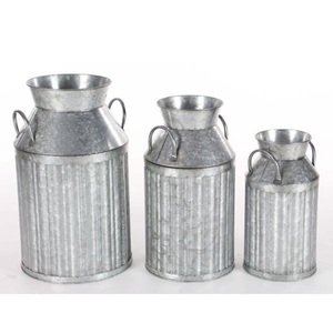 Estilo Rústico y Exótico con Esta Caña de Leche de Metal Galvanizado Vintage, También Sería Bonita como Decoración en una Terraza o Jardín - Product Image 4